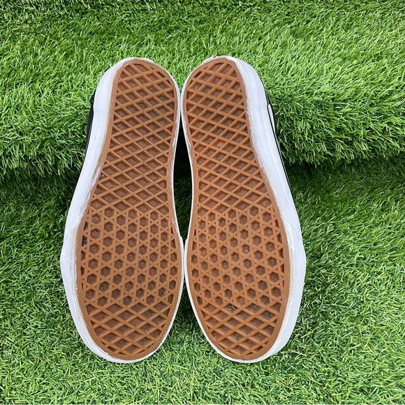 Vans Old Skool Black White Trainers 
Size UK 4
751505 - Picture 6 of 8